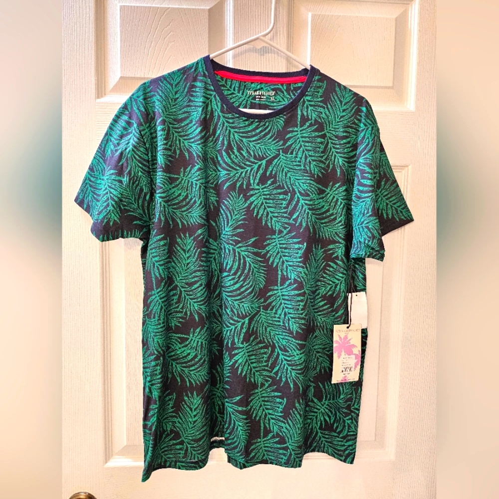 Green Leaf Print T-Shirt